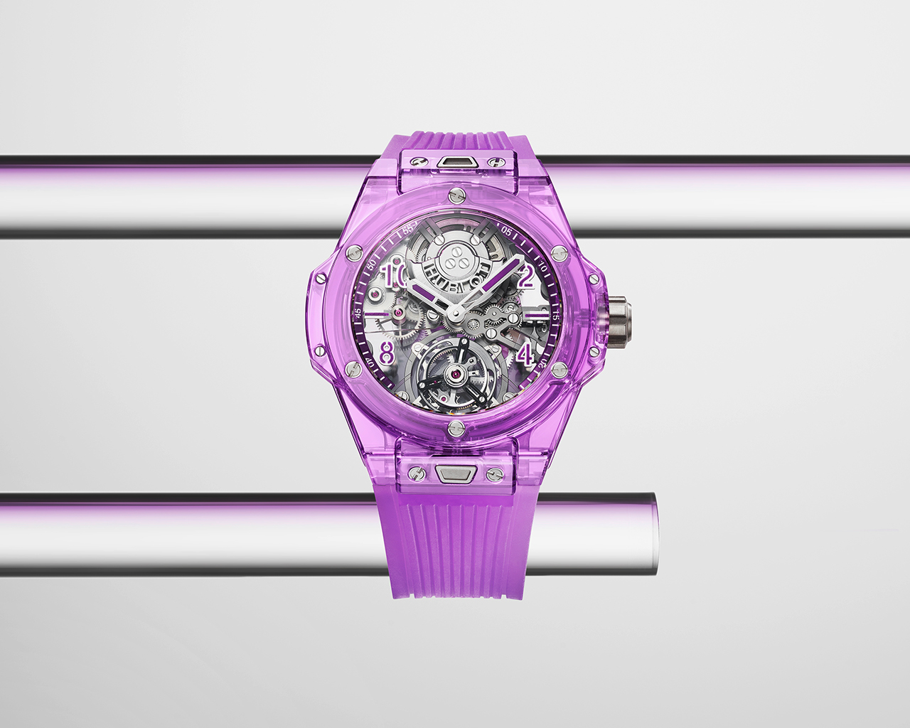 Hublot_Big_Bang_Automatic_Tourbillon_Purple_Sapphire_main_H1.jpg
