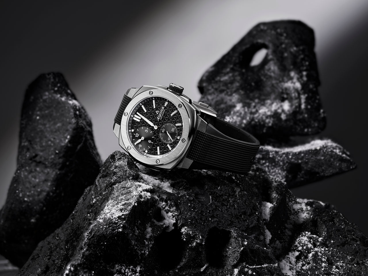 Alpiner Extreme Regulator Automatic Black