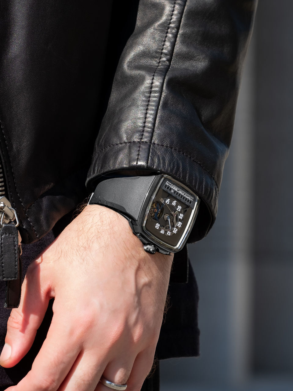 Linear Series 2_Lifestyle_02.jpg