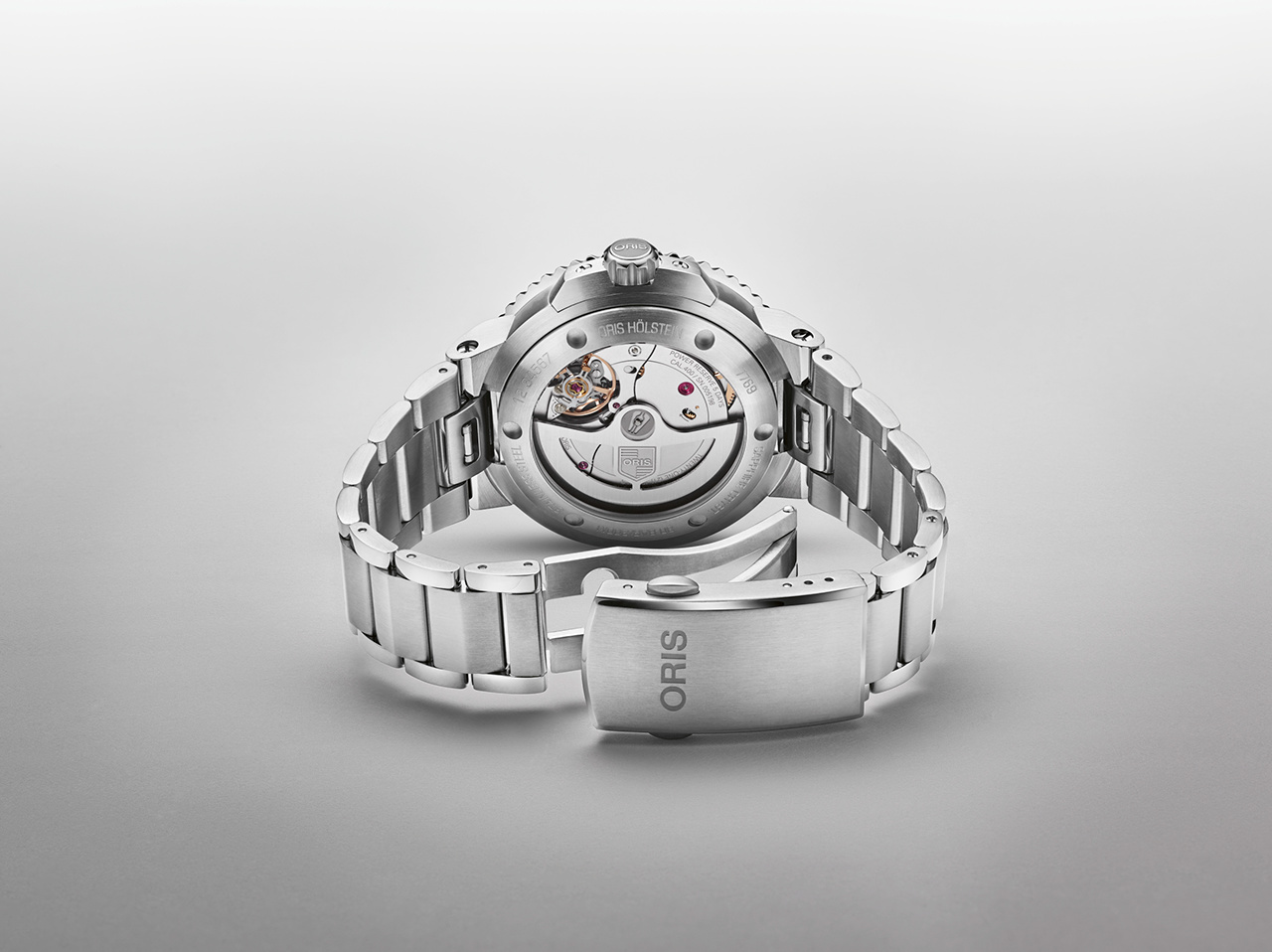 Aquis Date Calibre 400 41.5 mm