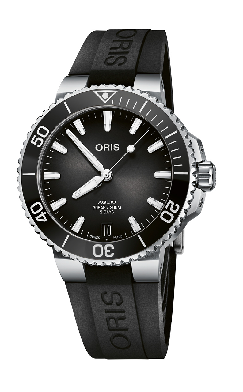 Aquis Date Calibre 400 41.5 mm