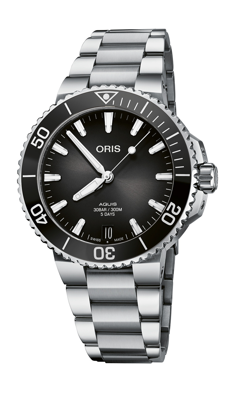 Aquis Date Calibre 400 41.5 mm