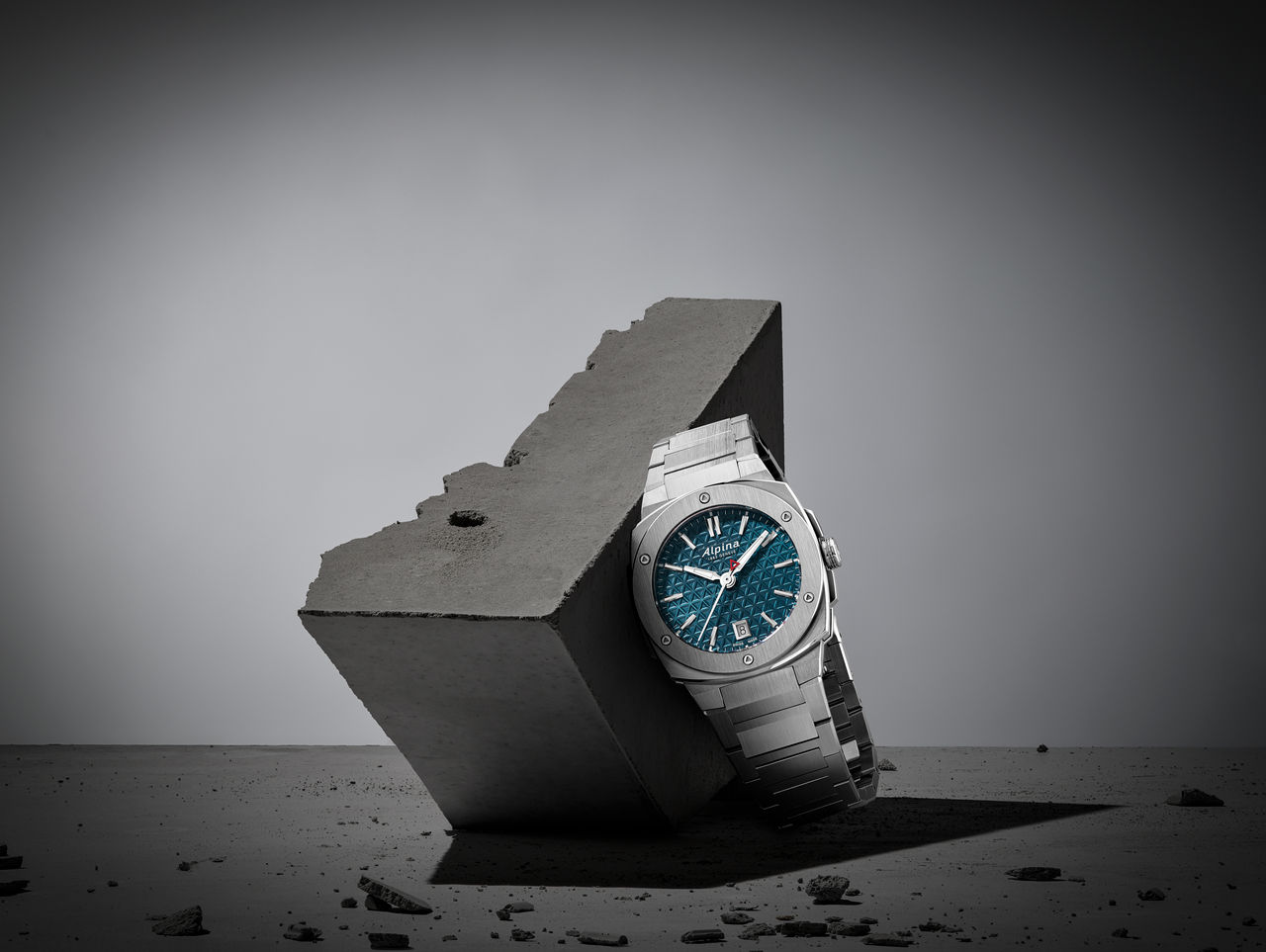 2024_Alpina_AL-220TB2AE6B_Alpiner_Extreme_Quartz_PR_SD.jpg