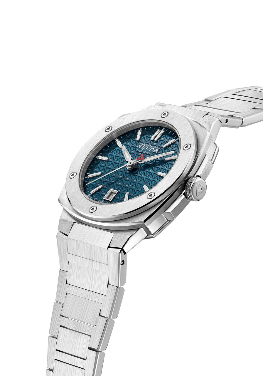 2024_Alpina_AL-220TB2AE6B_Alpiner_Extreme_Quartz_Side copie.jpg