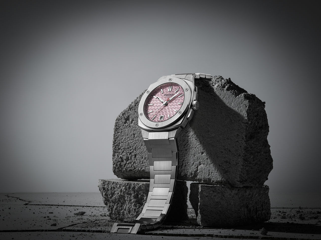 2024_Alpina_Alpiner_Extreme_Quartz_AL-220PI2AE6B_PR_SD.jpg