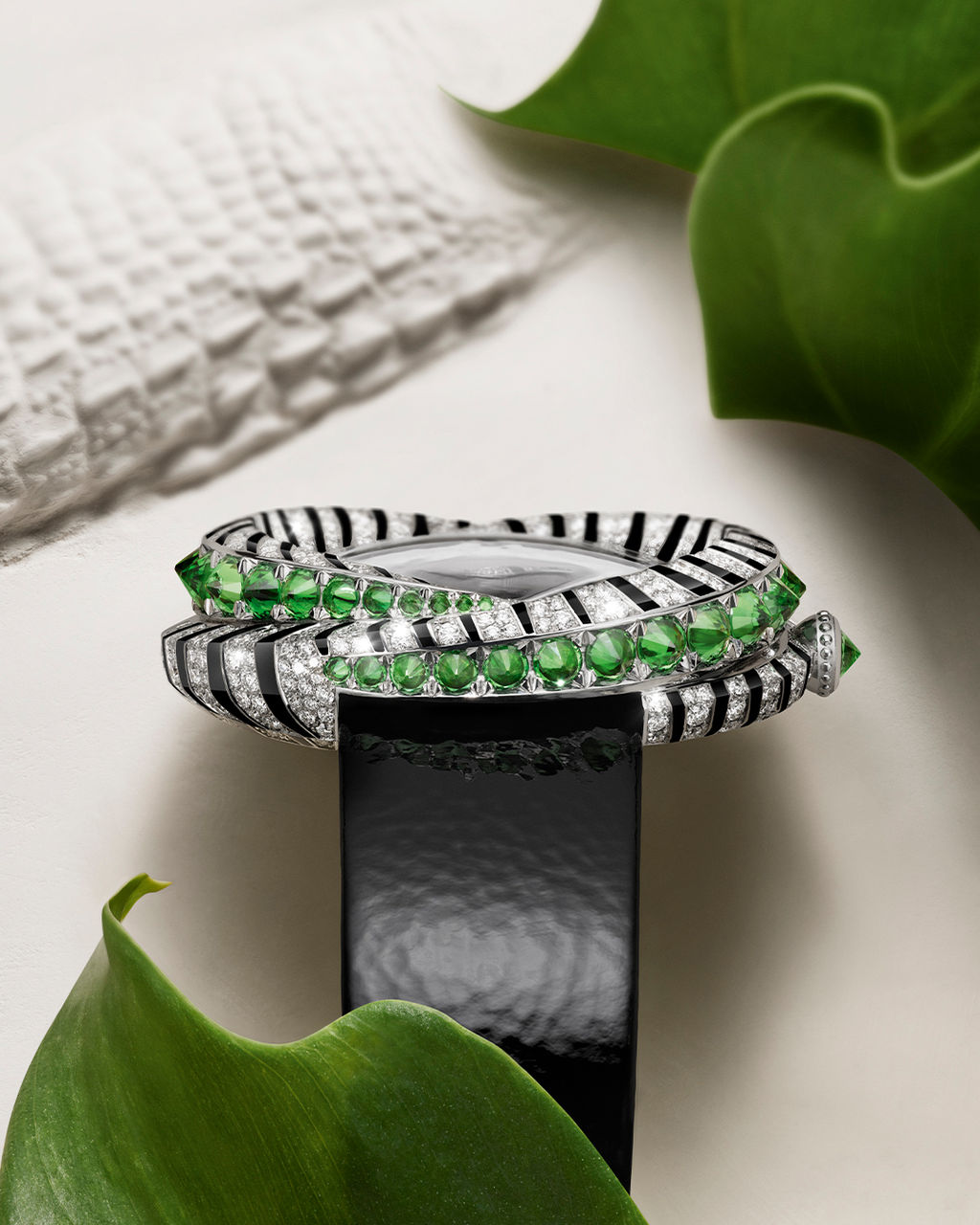 Cartier_animal-jewellery-watch-1_02-mobile.jpg