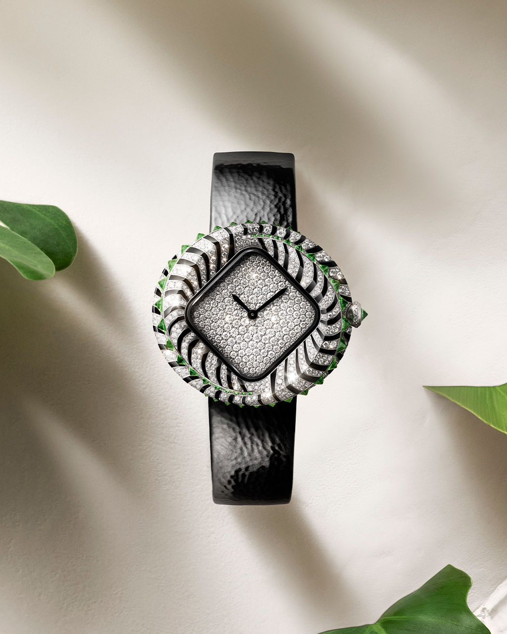Cartier_animal-jewellery-watch-1_04-mobile.jpg
