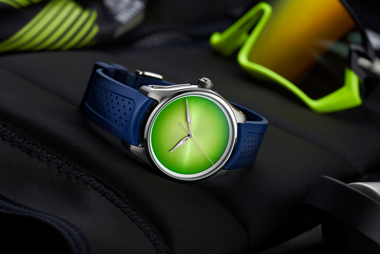HMoser_3201-1204_Pioneer_CentreSeconds_Citrus__Lifestyle.jpg