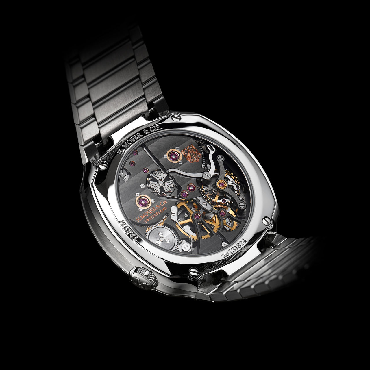 HMoser_6812-1201_Streamliner_Perpetual_Calendar_ST_SmokedSalmon__Caseback_B.jpg