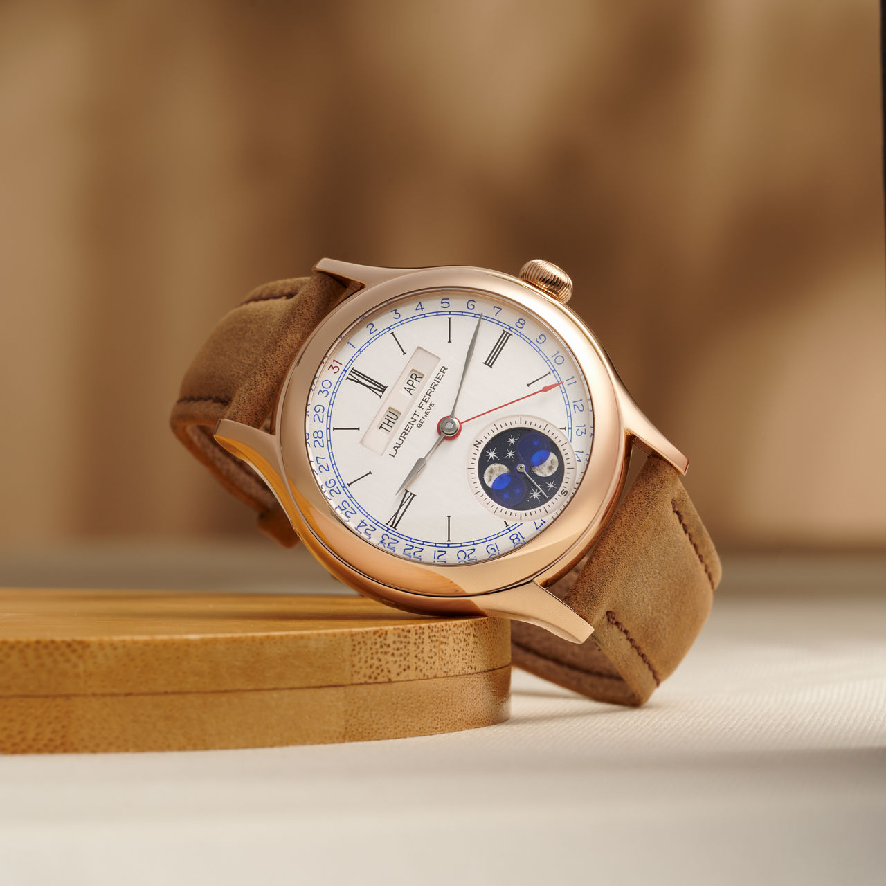 LAURENT-FERRIER_CLASSIC-MOON-SILVER_01.jpg
