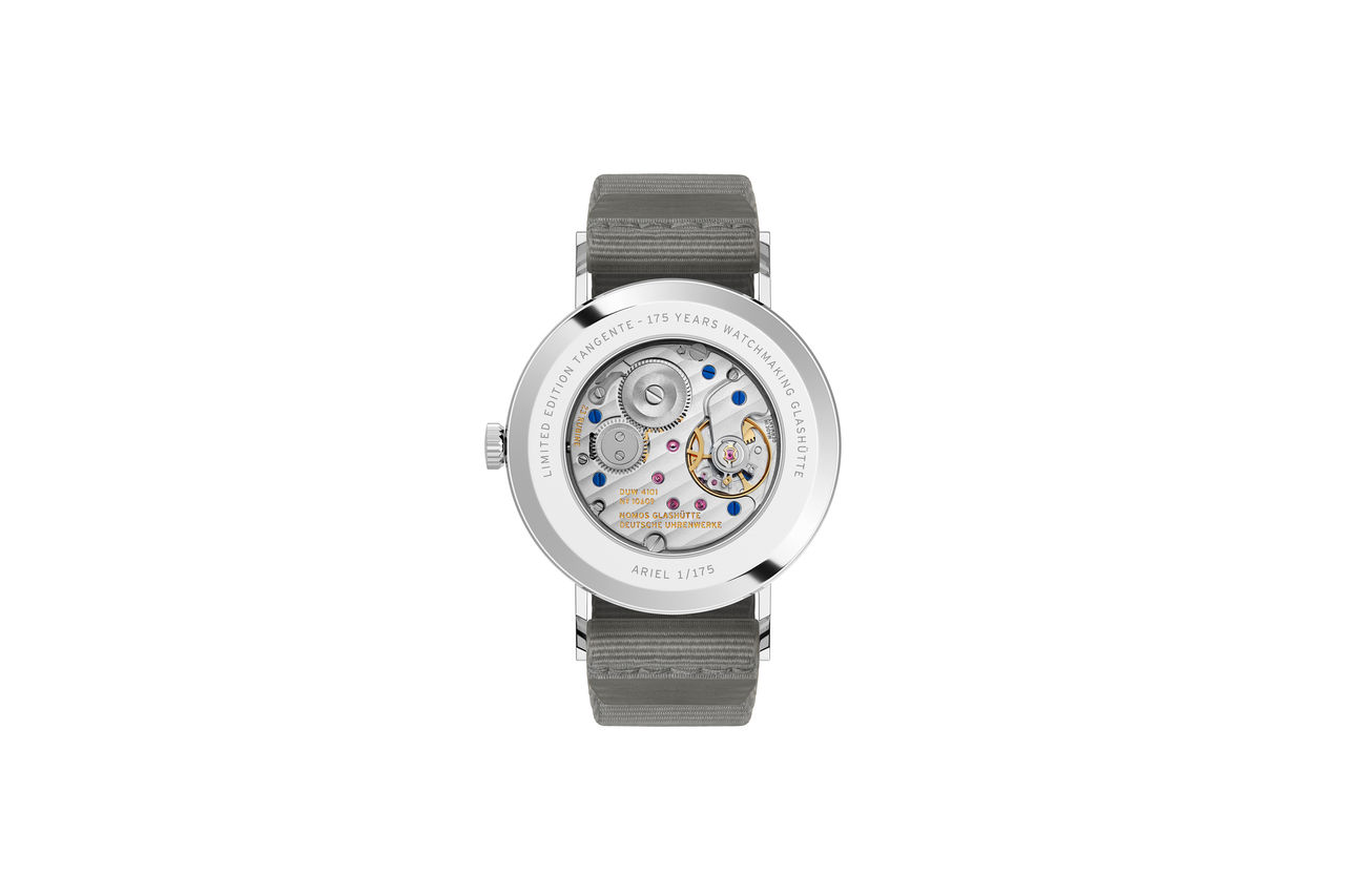 nomos_tangente-38-datum-ariel-02.jpg