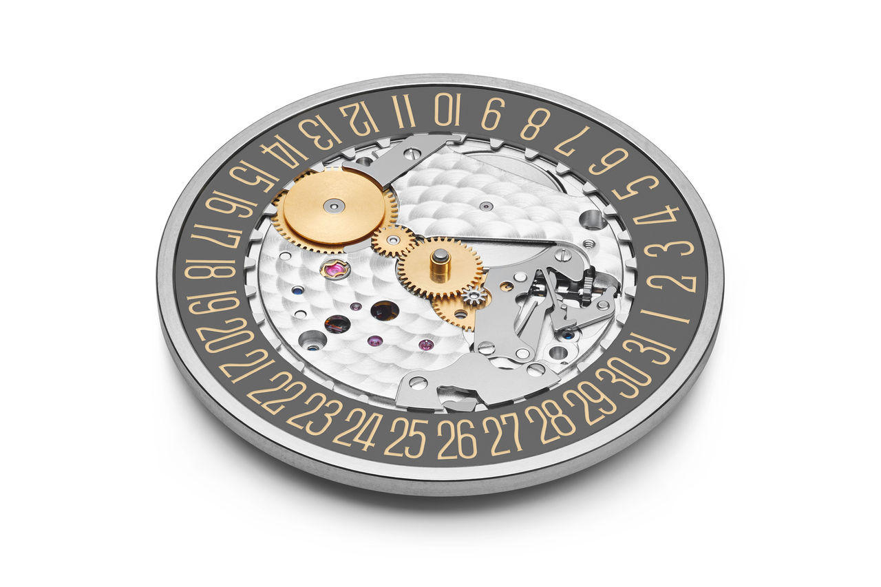 nomos_tangente-38-datum-haifischgrau-07.jpg