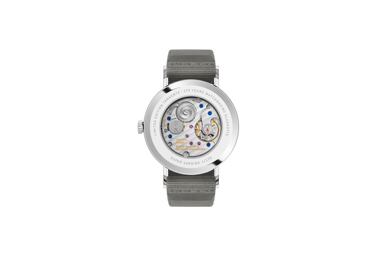 nomos_tangente-38-datum-super-sardine-02.jpg