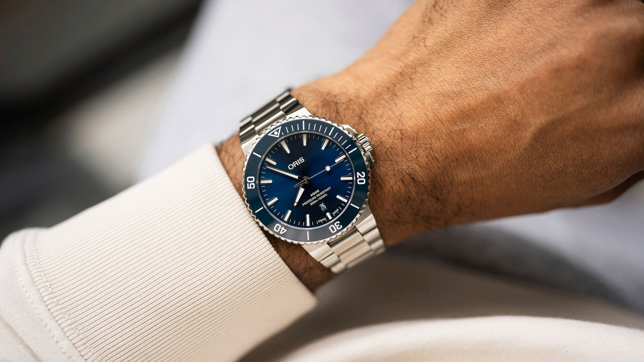 Aquis Date 43.5 mm - 01 733 7789 4135-07 8 23 04PEB.jpg