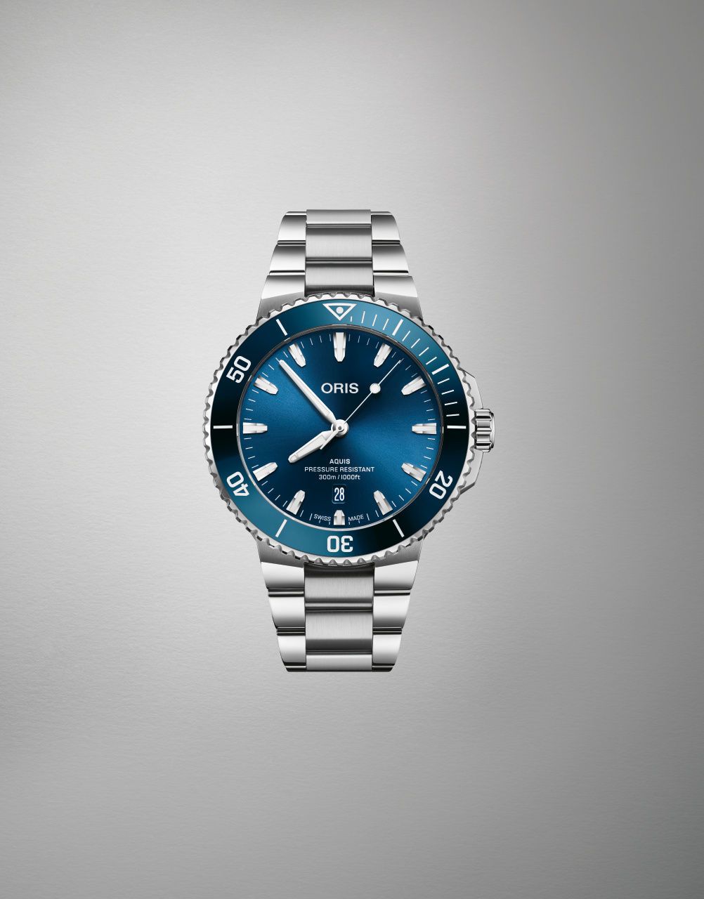 Aquis Date 43.5 mm - 01 733 7789 4135-07 8 23 04PEB2.jpg