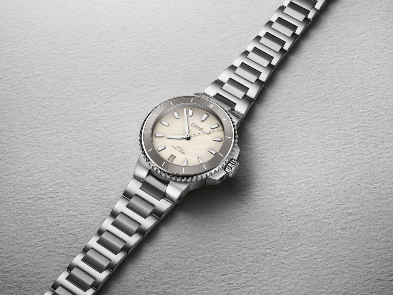 Aquis Date - 01 733 7792 4151-07 8 19 05P.jpg