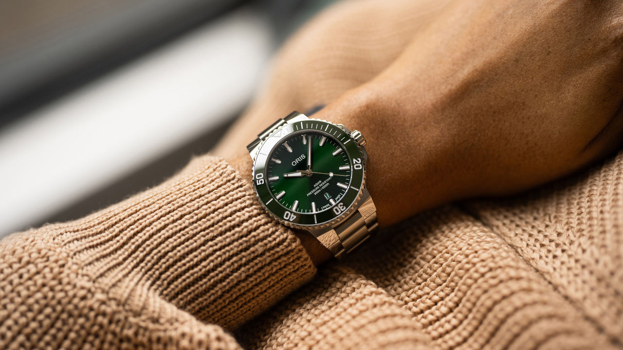 Aquis Date 41.5mm - 01 733 7787 4157-07 8 22 04PEB.jpg