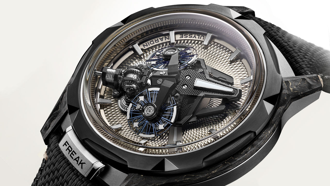 Ulysse_Nardin_Freak_S_Nomad_Main_Desk.jpg