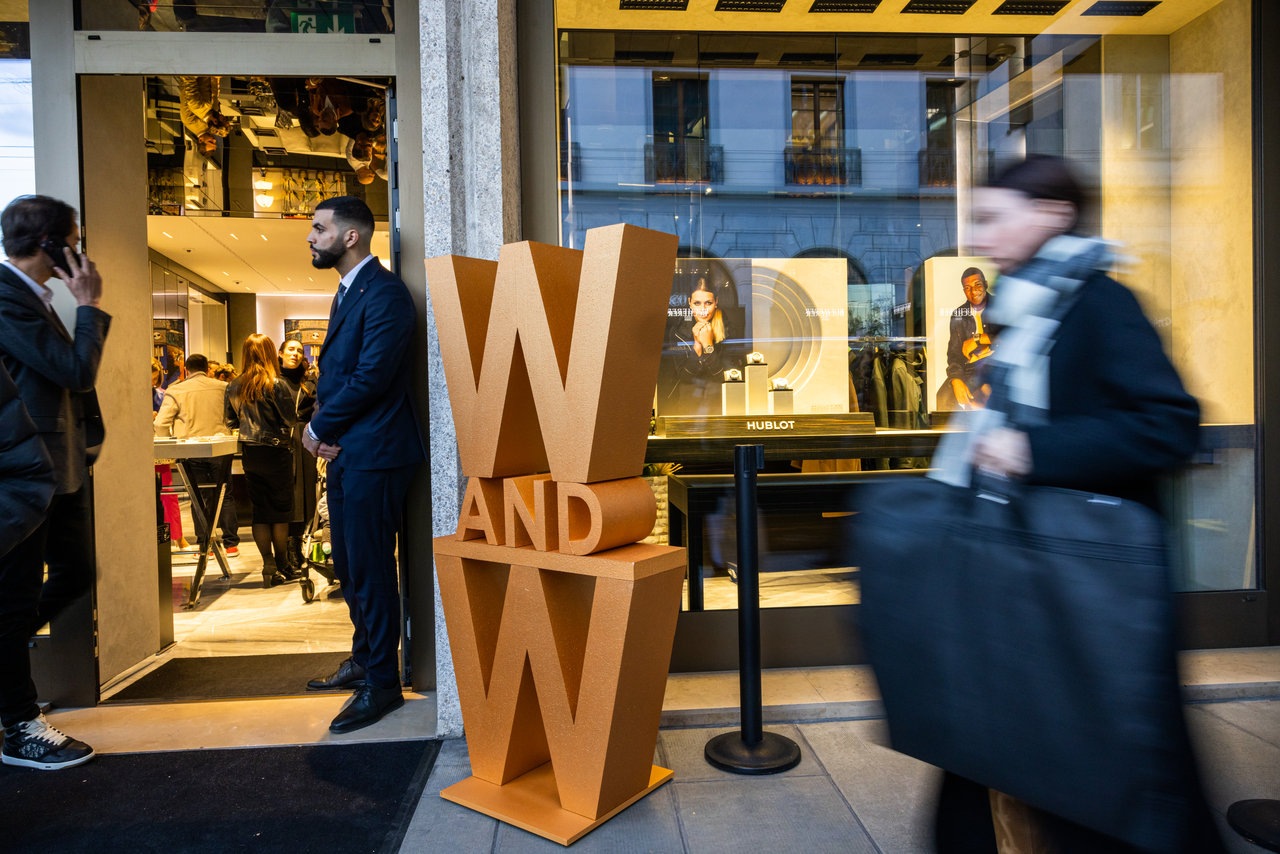 Visitors during the Watches and Wonders GENEVA Â«Â In the CityÂ Â», in Geneva, Switzerland, Thursday, March 30, 2023. The Master Event of the Watches and Wonders ecosystem brings together the leading names of the Watchmaking and luxury industry from March 27 to April 2, 2023 at Geneva Palexpo. (WWGF/KEYSTONE/Pierre Albouy)